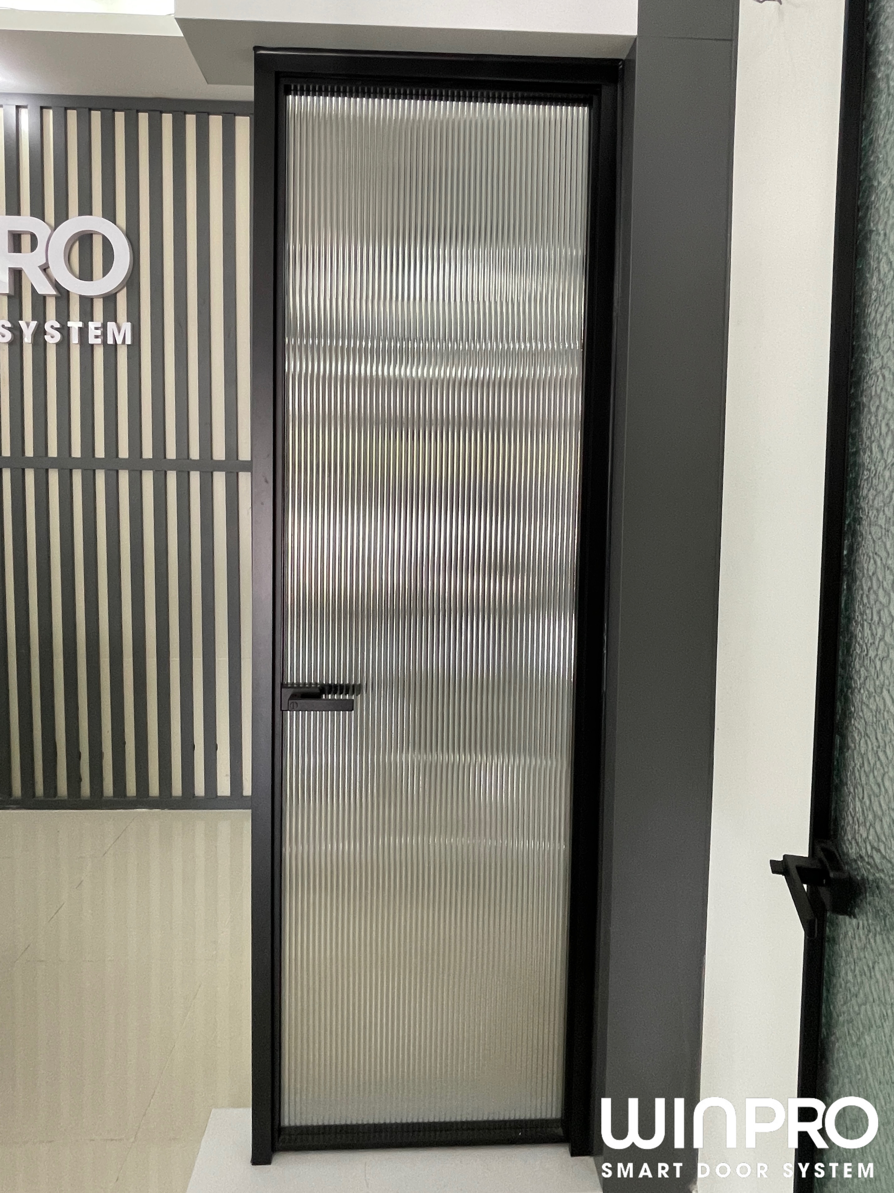 Cửa Slim Mở Quay 1 Cánh - Sự Lựa Chọn Hiện Đại Cho Không Gian Tinh Tế